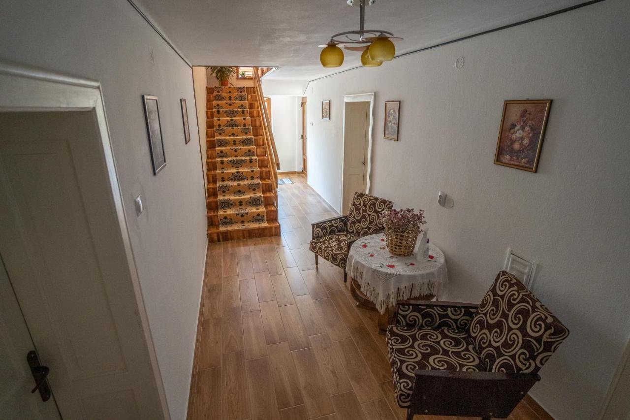 Doi Bujori Apartment Alba Iulia Exterior photo